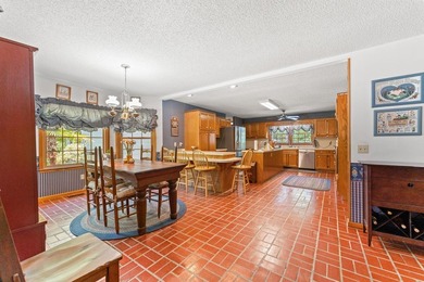 Unique Low Country custom-built home in The Glade, a welcoming - photo 6