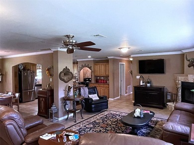 Welcome to this expansive 11-acre countryside retreat, perfect - photo 6