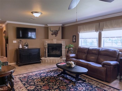 Welcome to this expansive 11-acre countryside retreat, perfect - photo 8