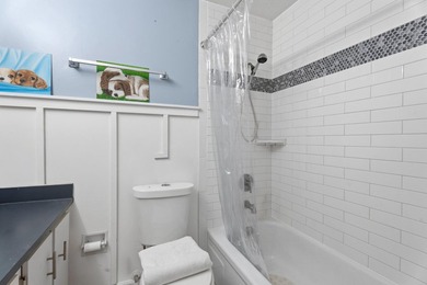 Welcome to this charming 2-bedroom, 2-bath single-family home - photo 11