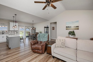 This beautiful newer 3 bed/2 bath home is beautifully situated - photo 12