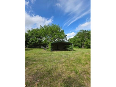 4 bed, 2 bath home sitting on 3.5 acres with room to live, work - photo 2