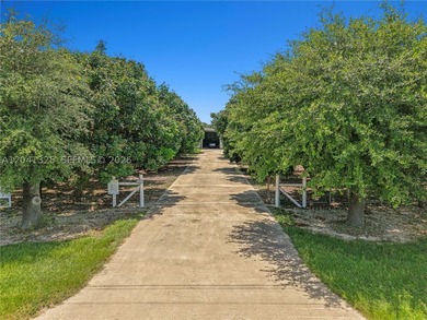 Exceptional opportunity to own a turnkey 29-acre - photo 14