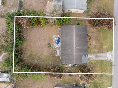 Welcome to this charming 2-bedroom, 2-bath single-family home - photo 19