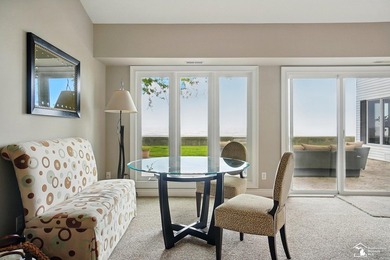 Wake up to see the sunrise over Lake Erie! Unique lakefront home - photo 20