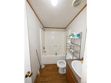4 bed, 2 bath home sitting on 3.5 acres with room to live, work - photo 10