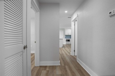 This beautifully renovated home in the heart of St. Petersburg - photo 22
