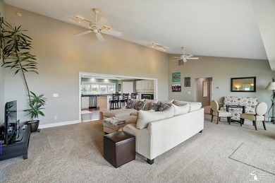 Wake up to see the sunrise over Lake Erie! Unique lakefront home - photo 23