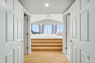 Wake up to see the sunrise over Lake Erie! Unique lakefront home - photo 32