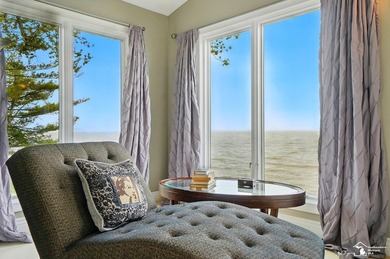 Wake up to see the sunrise over Lake Erie! Unique lakefront home - photo 39