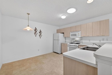 FANTASTIC 2/2 Colony Villa with SCREENED LANAI and SPACIOUS - photo 10