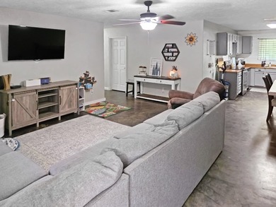 Beautiful 4BR/3BA brick home with over 2,100 sq ft in the - photo 4