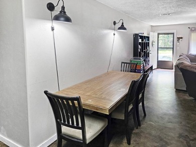 Beautiful 4BR/3BA brick home with over 2,100 sq ft in the - photo 5