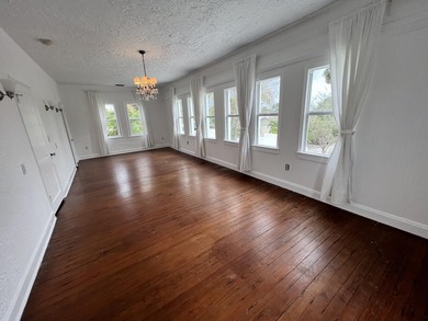 Stunningly restored 4 bed/2 bath Spanish Mission with Deco - photo 17
