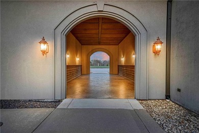 Picturesque 14.40-acre serene vineyard setting with endless - photo 2