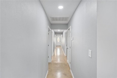 Country living at its finest! This beautifully updated 3-bedroom - photo 22
