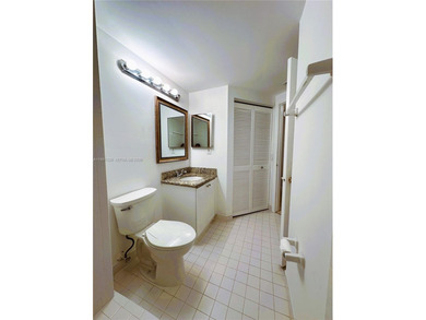 STUNNING MIAMI BEACH 2 BEDROOM, 2 BATHROOMS CONDO FACING THE