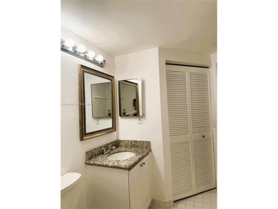 STUNNING MIAMI BEACH 2 BEDROOM, 2 BATHROOMS CONDO FACING THE