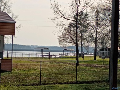 Enjoy a perfect retreat on this well maintained, fully fenced - photo 5