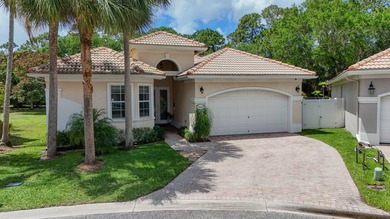 A true resort home on a large, premium pie shaped lot, with high - photo 1