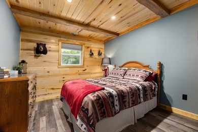 This stunning 3-bedroom, 2-bathroom lakefront retreat is the - photo 7