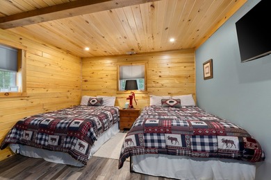 This stunning 3-bedroom, 2-bathroom lakefront retreat is the - photo 8