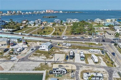 Location, location, location! Fort Myers Beach is just a walk - photo 9