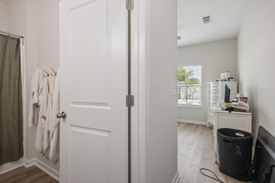 Welcome to the Cottages! This beautiful 2 bed 2 bath well - photo 11