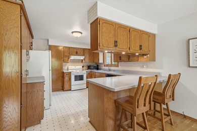Beautiful lannon stone greets you as you approach this 3 bedroom - photo 12