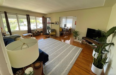 Discover the perfect blend of comfort and versatility in this - photo 3