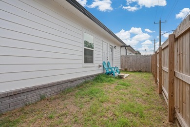 Welcome to the Cottages! This beautiful 2 bed 2 bath well - photo 15