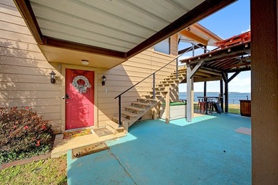 Waterfront retreat in the desirable Westwood subdivision on Lake - photo 5
