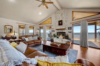 Waterfront retreat in the desirable Westwood subdivision on Lake - photo 7