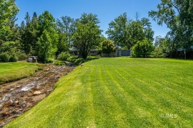 Welcome to 120 Desiderata in beautiful West Bishop. Situated on - photo 1