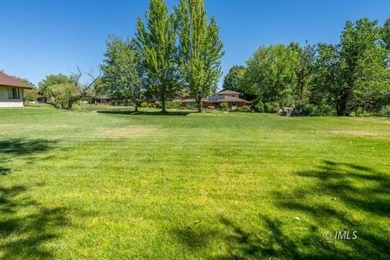 Welcome to 120 Desiderata in beautiful West Bishop. Situated on - photo 4