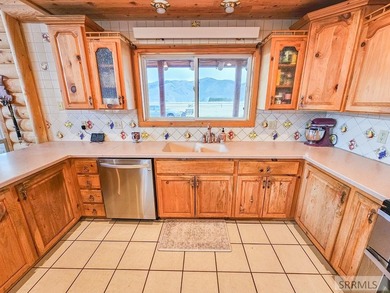 Welcome to your own slice of Idaho hobby-farm heaven in the - photo 18
