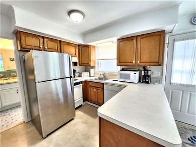Located in the heart of Stone Harbor, this exceptional - photo 19