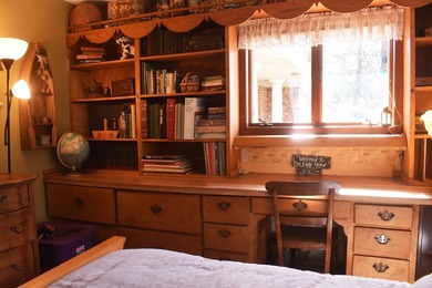 Enjoy lakeside living in this 3-bedroom, 2.5-bathroom brick home - photo 20