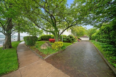 Timeless Waterfront Luxury At 1008 Shore Road In The Prestigious - photo 35