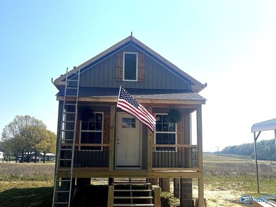 Charming Tiny Home in The Landings at Waterhouse Campground with - photo 3