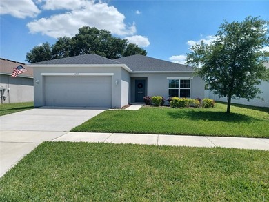 Step into this inviting single-story, 3-bedroom, 2-bath home - photo 2