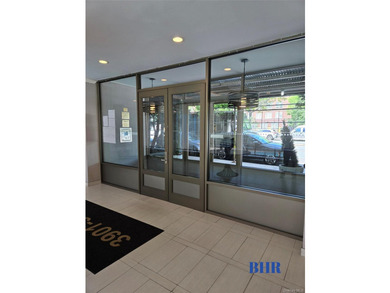 SHEEPSHEAD BAY Modern 1 bedroom, 1 bath in the Sea Isle. Open - photo 3