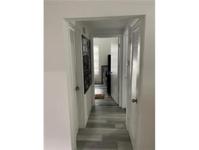 FIRST-FLOOR CORNER UNIT! Bright 2-bedroom, 1-bath on the first - photo 9