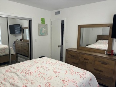 FIRST-FLOOR CORNER UNIT! Bright 2-bedroom, 1-bath on the first - photo 10