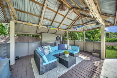 Beautifully maintained Lloyd Estates home with no HOA. Spacious - photo 7