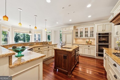 HOME IS LISTED UNDER APPRAISAL. Luxurious Golf Course Manor with - photo 10