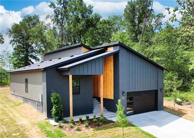 Lake Loch Lomond Home For Sale in Bella Vista Arkansas