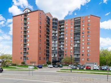 Enjoy bright mornings in this beautifully updated east-facing - photo 1