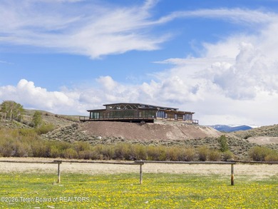 Set in the pristine Dunoir Valley near Dubois, Wyoming, the - photo 17