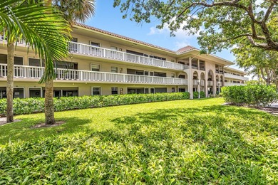 Welcome to this move-in-ready, freshly updated condo perfectly - photo 22